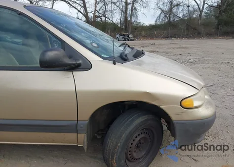 2000 Plymouth Voyager z USA, uszkodzony, nr VIN 1P4GP44R4YB556608